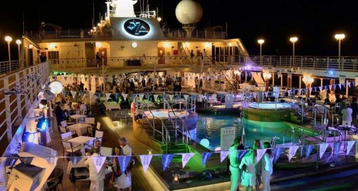 Un crucero de lujo con parejas swinger llega al Puerto de Buenos Aires