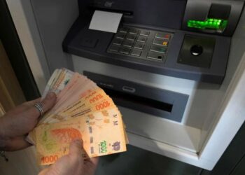 Comienza el pago del plus de refuerzo a estatales de Corrientes