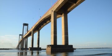 Una mujer intentó arrojarse del Puente General Belgrano