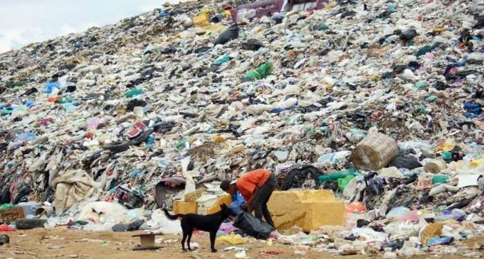 Corrientes: Juntaba cosas en un basural y murió aplastado por un camión