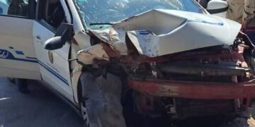 Esquina: Terrible choque entre un auto y un camión