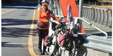 Una ciclista de 73 años intentaba llegar a Chile en bicicleta y fue atropellada en plena travesía