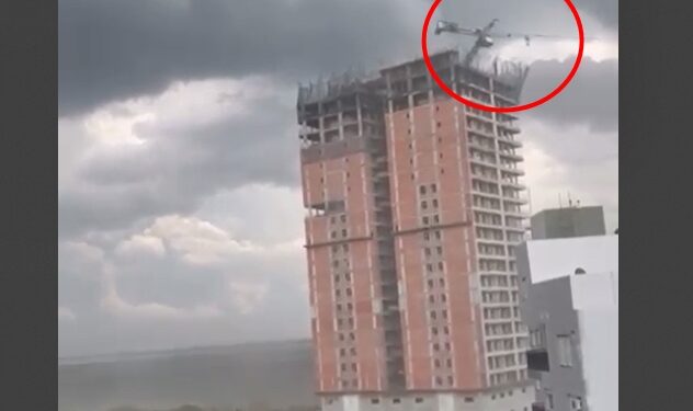 Corrientes: Cayó la grúa de un edificio por los fuertes vientos