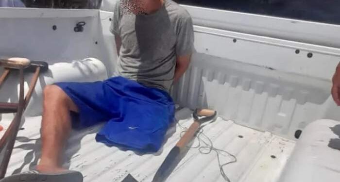 Chaco: Tiene una pierna y saltó el portón de una casa para robar una pala