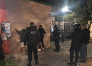 Corrientes: demoraron a 15 personas por actitud sospechosa,  algunos de ellos tenían antecedentes por robo