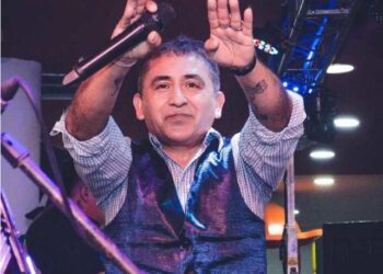 Murió el cantante Huguito Flores tras protagonizar un trágico choque