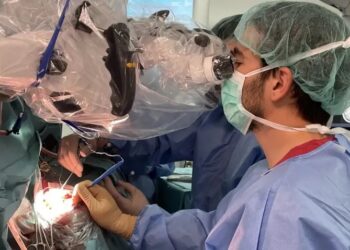 Realizarán una inédita cirugía cerebral a un paciente despierto en Argentina