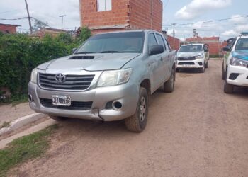 Robaron una camioneta en Santa Ana y la abandonaron en Corrientes