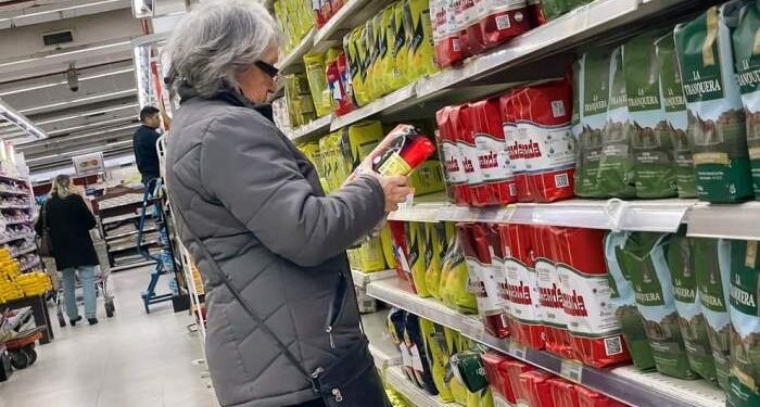 La inflación de octubre fue de 8,3% y acumuló 142,7% en el último año