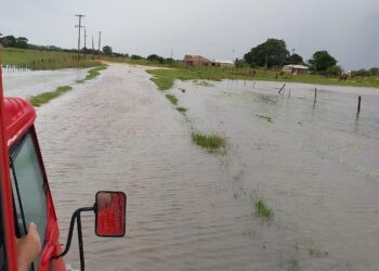 “No damos a basto, le pedimos que salgan con una azada y hagan correr el agua”