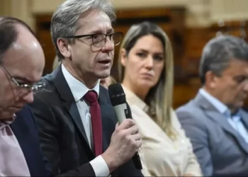 Legisladores radicales reclaman que se conforme la Bicameral para tratar el DNU