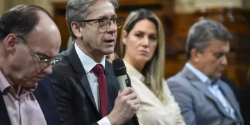 Legisladores radicales reclaman que se conforme la Bicameral para tratar el DNU