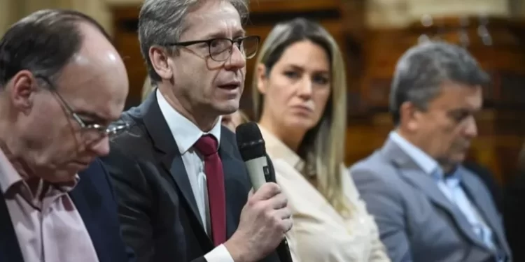 Legisladores radicales reclaman que se conforme la Bicameral para tratar el DNU
