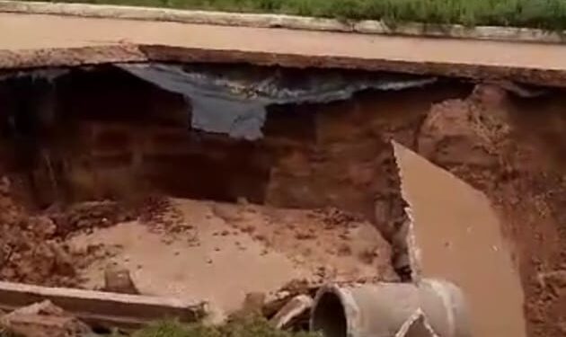 “Si bien están afectados los últimos metros de la cañería, el resto del desagüe está funcionando”