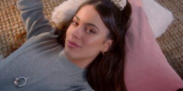 Tini Stoessel furiosa con una seguidora: “Terminé muchas noches sin querer despertarme”