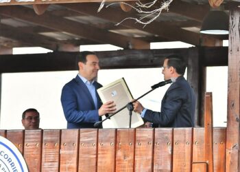 Valdés en la exposición rural, con guiño sobre inversiones al campo