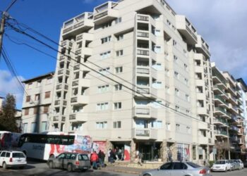 Bariloche: un estudiante de 17 años cayó de un sexto piso durante su viaje de egresados