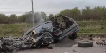 Tenía 16 años, manejaba en la ruta y murió tras chocar contra un camión en Córdoba