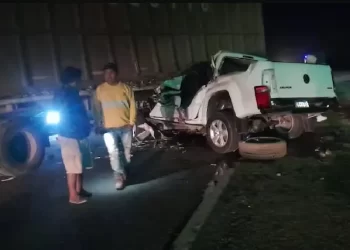 Murió un intendente tras el violento choque de su camioneta contra el acoplado de un camión