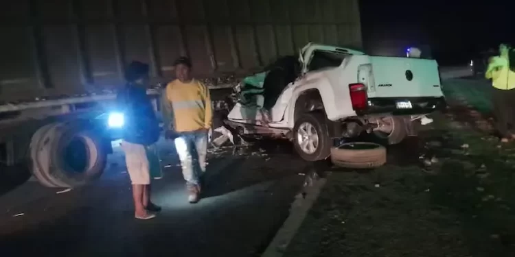 Murió un intendente tras el violento choque de su camioneta contra el acoplado de un camión