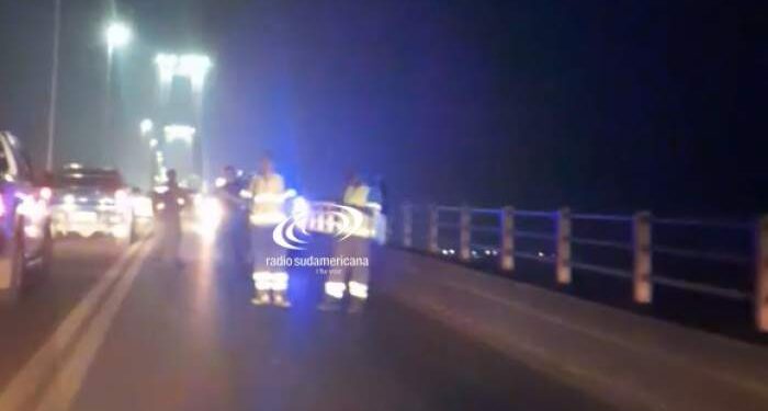 Rescataron a una joven que cayó al río desde el puente Gral. Belgrano