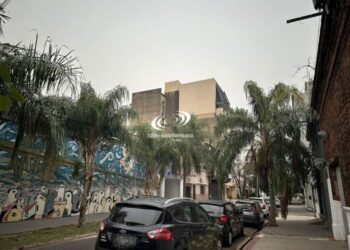 Humo en Corrientes: qué significa la “advertencia violeta” emitida