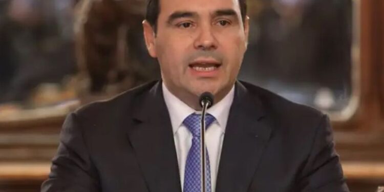 Sueldos de septiembre: Valdés anunció cronograma pago