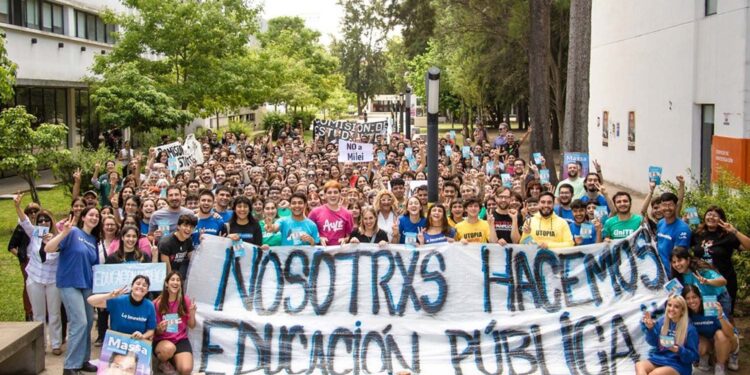 La Educación Pública en la Calle: Un Llamado a la Defensa Universitaria