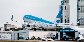 Gobierno vuelve a la carga por Aerolíneas Argentinas: diputados buscan avanzar con su privatización