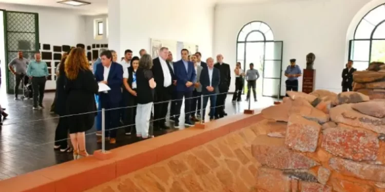 Valdés recibió al representante del Papa en el terruño de San Martín