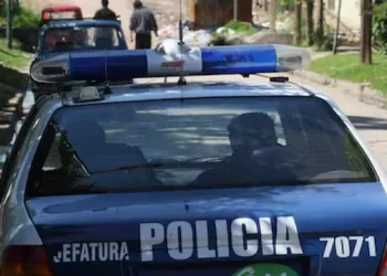 Detuvieron a un hombre por golpear y tirar por la ventana a su hija en Salta