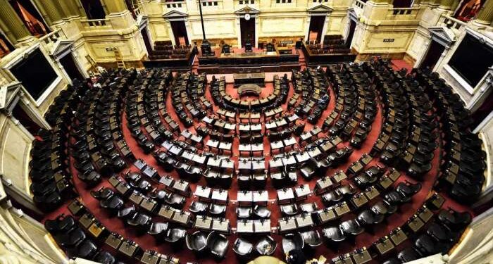 Sin quórum para tratar los límites de los DNU: se postergó la sesión