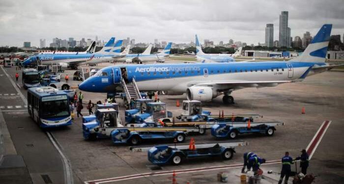 Conflicto Aerolíneas Argentinas: el Gobierno se reunirá este lunes con los gremios