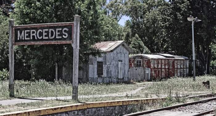 Padre y tía acusados de maltratar a una niña y reducirla a la servidumbre