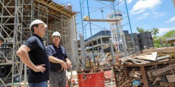 El gobernador Valdés mostró los avances de obra en La Unidad