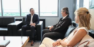 Valdés recibió al titular de la EBY, en el Centro Administrativo