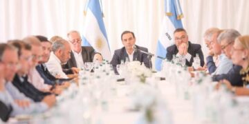 El gobernador Gustavo Valdés reúne al gabinete provincial