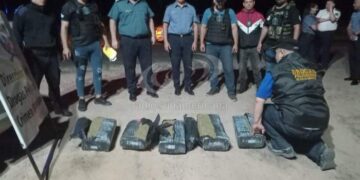 Tras persecución, abandonaron un auto con 55 kilos de marihuana