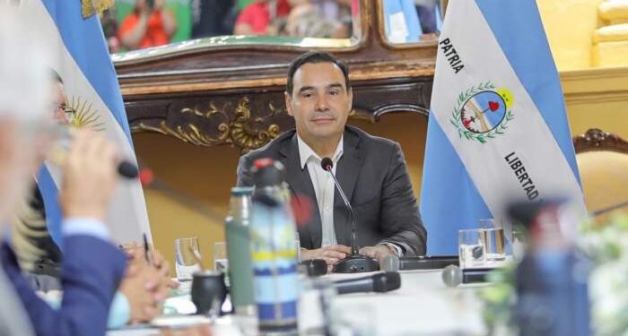 Valdés encabezó una reunión de Gabinete ampliado en Casa de Gobierno