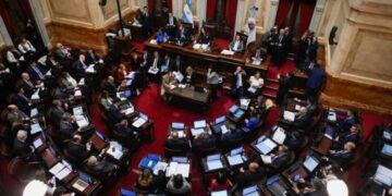 El bloque de la UCR exigió ampliar el temario de extraordinarias