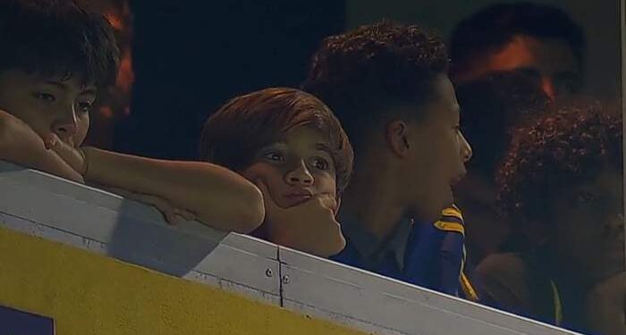 Las imágenes de Thiago Messi en la Bombonera viendo a Boca-Gimnasia