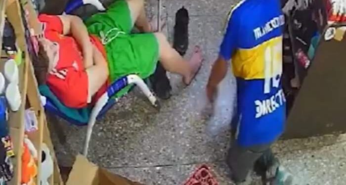 Ladrón con una pierna trepó una reja y “durmió” a un kiosquero
