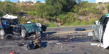 Fatal choque frontal en Córdoba: cuatro muertos y un bebé herido