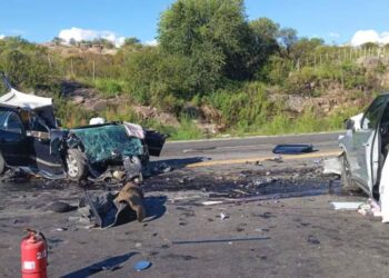 Fatal choque frontal en Córdoba: cuatro muertos y un bebé herido