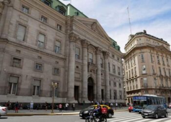 La Justicia suspendió el decreto que transforma al Banco Nación en S.A.