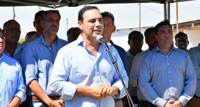 Gustavo Valdés entregó viviendas en Pueblo Libertador