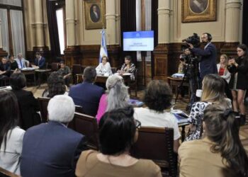 El proyecto de ley de Ficha Limpia obtuvo dictamen en el Senado