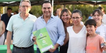 Alvear: familias recibieron sus primeras viviendas Oñondivé