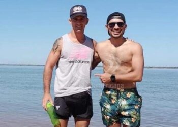 Policía de franco rescató a tres personas tras el vuelco de un kayak