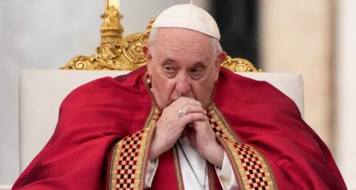 “El papa Francisco no está fuera de peligro”, dijo uno de sus médicos